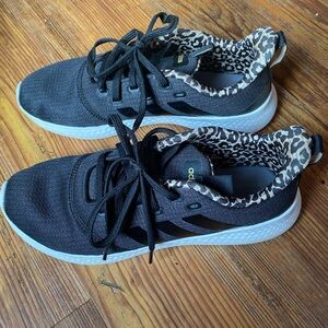 Womens adidas gym shoes size 10